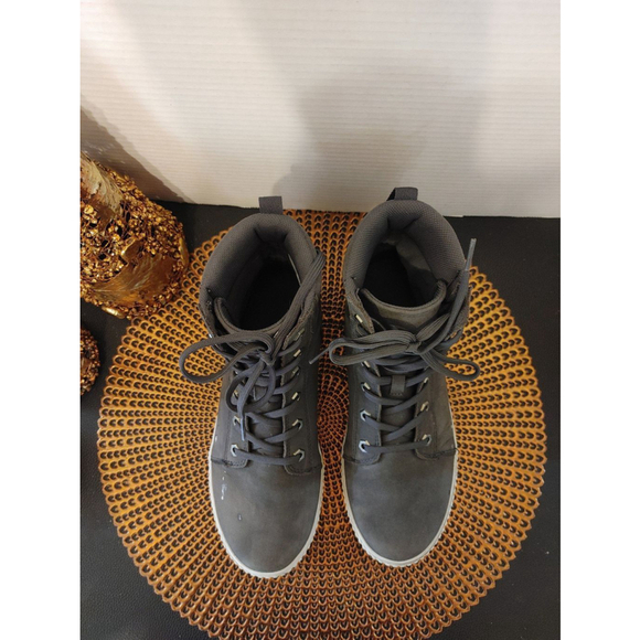 Timberland Size 9 - Picture 2 of 6